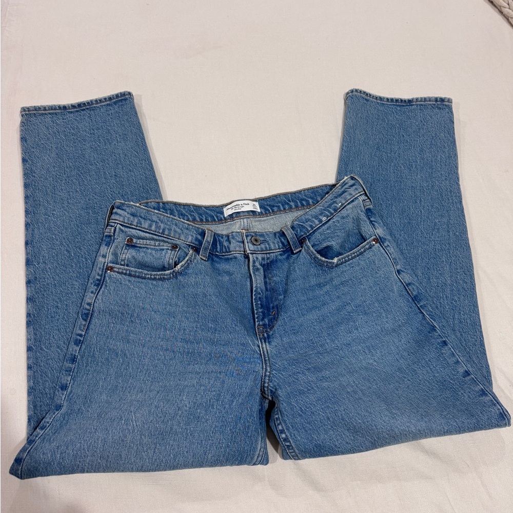 Abercrombie & Fitch 90s Straight Leg Blue Mid Rise Jeans